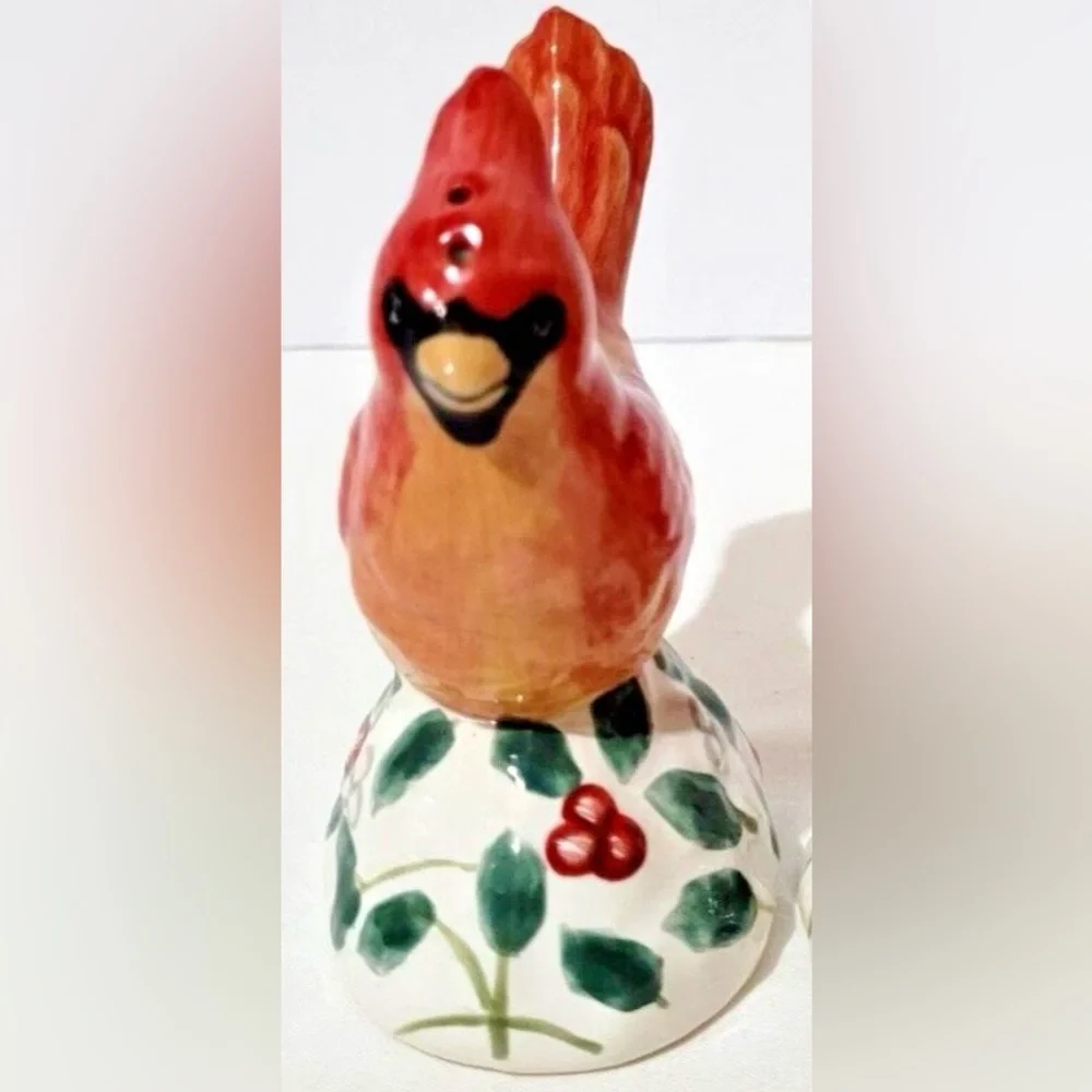 Pfaltzgraff Winterberry Cardinal Bird Salt Shaker Only Christmas  Brand New